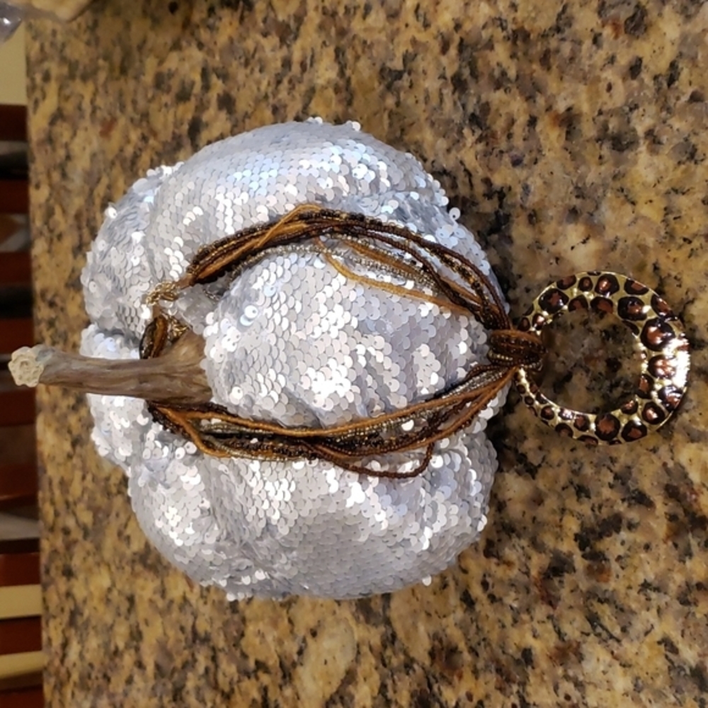 Seed‎ Bead All Shades of Brown Leopard Double Circle Pendant Necklace